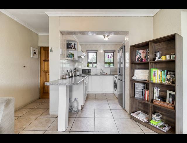 1 BEDROOM APARTMENT RENTED IN FOURWAYS